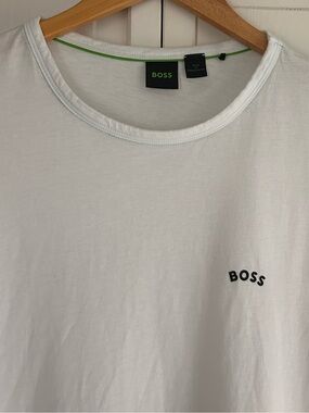 Hugo Boss Men’s Size L Short Sleeve Classic Crew Neck Tee